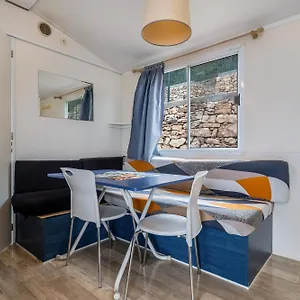 https://le-terrazze-sul-garda-relais-castelletto-di-brenzone.hotelinveneto.com